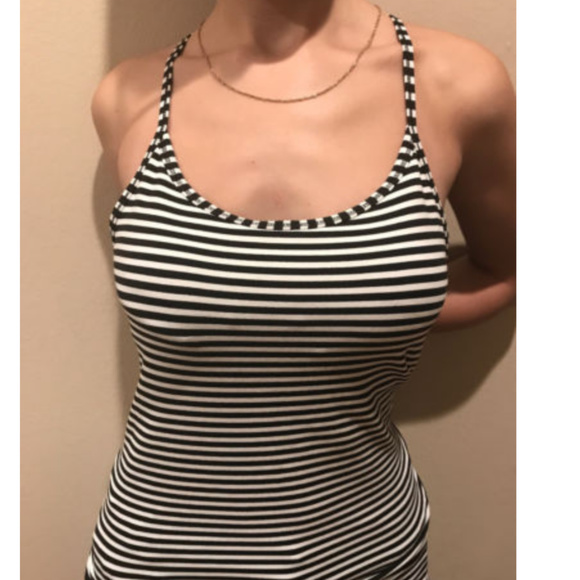 NEW  Nike Striped Dri Fit Workout Tank Top - Picture 2 of 6